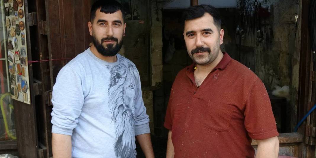 İkizler baba mesleğini aynı dükkanda sürdürüyor: Aylık kazançları 80 biner lira 5